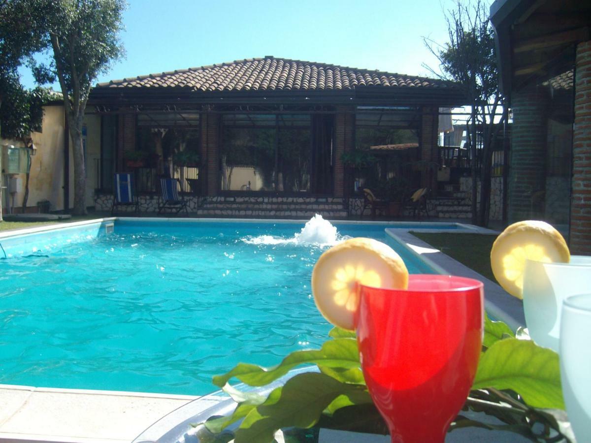 Villa Singola -Sole-Luna-Casavilladusoleil Ачиреале Экстерьер фото